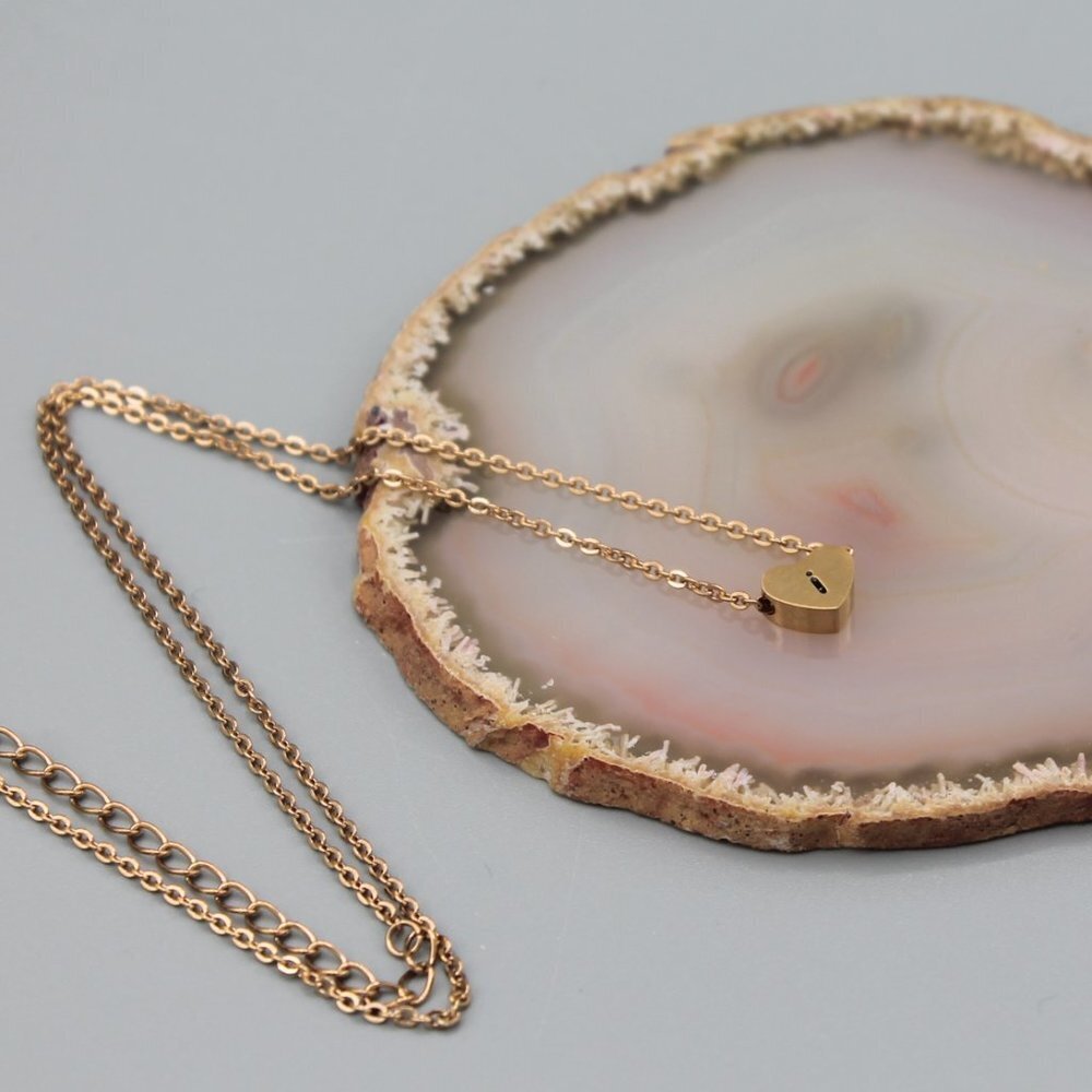 Jewelry necklace alphabet letter I rose gold tone heart love minimalist dainty - Picture 3 of 5